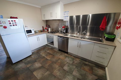 Under The Vines - Australian Directory 7