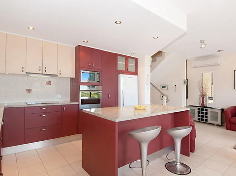 Viewland Drive Private Holiday Apartment - Australian Directory 0