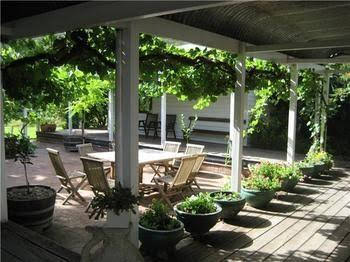 Avoca House & Cottage Accommodation - Australian Directory 0