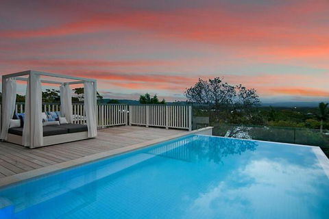 Vantage Over Byron - Australian Directory 1