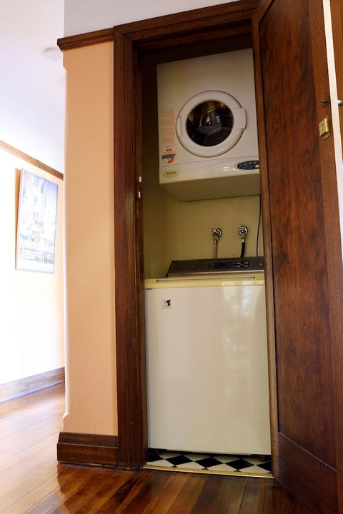 Apartments Downtown - Australian Directory 1