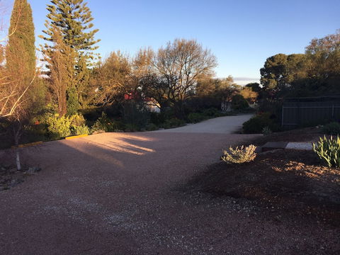 Lyreen's Apartment B&B - Australian Directory 2