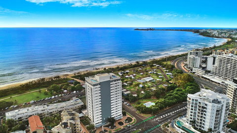 Elouera Tower Beachfront Apartments - Australian Directory 1