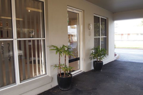 Alexander Cameron Suites - Australian Directory 6