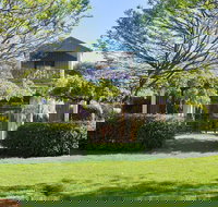 Tree Elle - Australian Directory