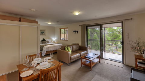 31 The Rocks - Australian Directory 1