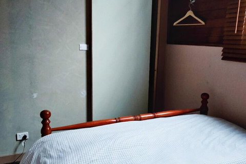 ST PAULS BED & BREAKFAST - Australian Directory 7