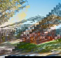 Bridges on Meninya Motel  Apartments - Australian Directory