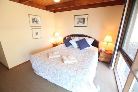 Englewood Ridge - Australian Directory 5