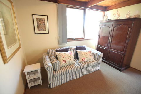 Englewood Ridge - Australian Directory 3