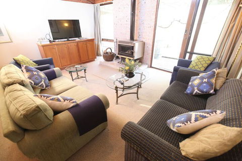 Englewood Ridge - Australian Directory 7