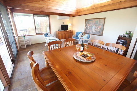 Englewood Ridge - Australian Directory 6