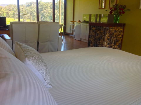 Valley Farm Vineyard Cottages - Australian Directory 3