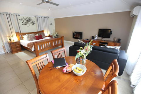 One Tree Bed & Breakfast - Australian Directory 1