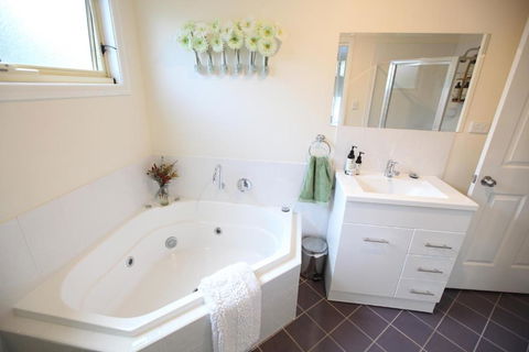 One Tree Bed & Breakfast - Australian Directory 4