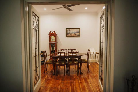 Cooke Cottage - Australian Directory 6