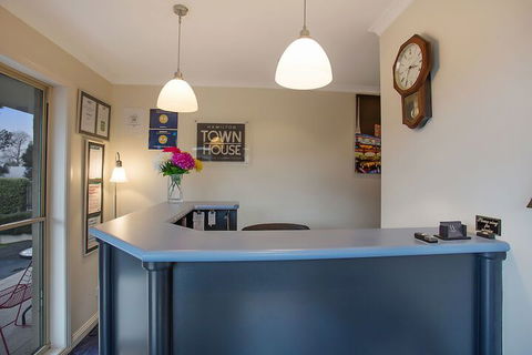 Hamilton Town House Motel - Australian Directory 1