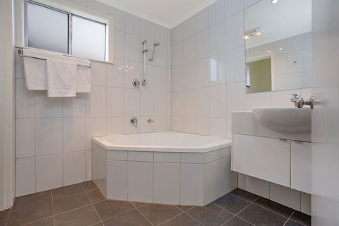 Hamilton Town House Motel - Australian Directory 2