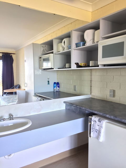 Skenes Creek Lodge Motel And Restaurant - Australian Directory 6