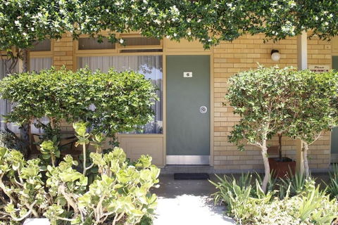 Mid City Motor Inn - Australian Directory 1