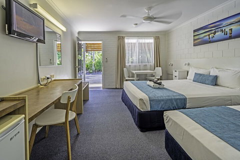 Blue Waters Motel - Australian Directory 6