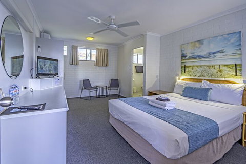 Blue Waters Motel - Australian Directory 7