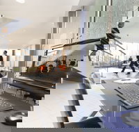 Ramada Encore by Wyndham Belconnen Canberra - Australian Directory