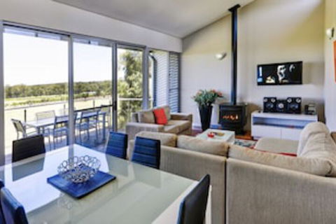 Adina Vineyard - Australian Directory 0