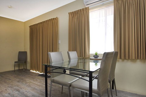 Gale Street Motel And Villas - Australian Directory 6