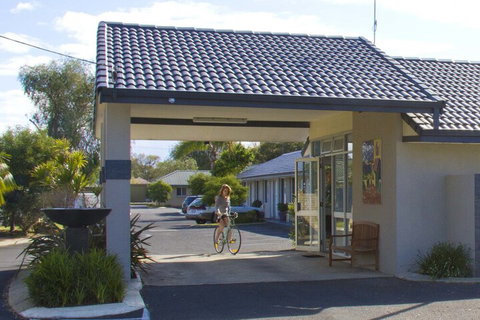 Gale Street Motel And Villas - Australian Directory 1