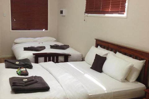 Mapleton Cabins & Caravan Park - Australian Directory 1