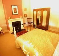 Cromwell House - Australian Directory