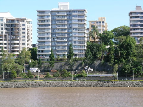 Fairthorpe Apartments - Australian Directory 1