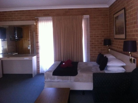 Elsinor Motor Lodge - Australian Directory 3