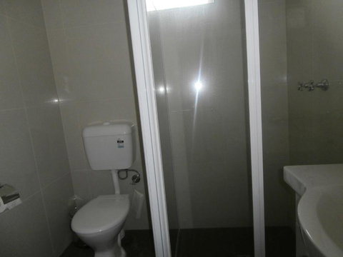 Golden Hills Motel - Australian Directory 1