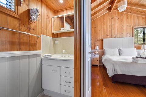 Hazelcreek Cottages - Australian Directory 5