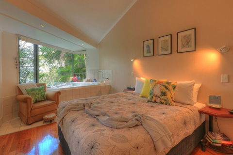 Montville Grove - Australian Directory 3