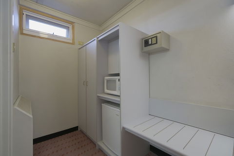 Olympia Motel - Australian Directory 3
