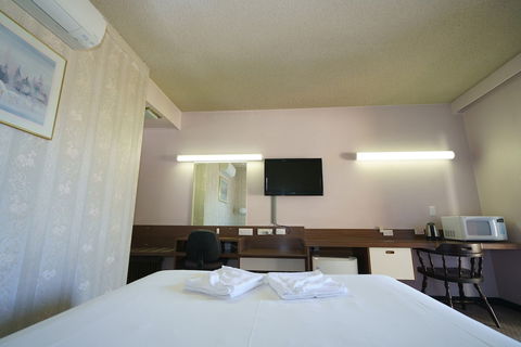Olympia Motel - Australian Directory 6
