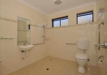 The Tower Hotel Kalgoorlie - Australian Directory 2