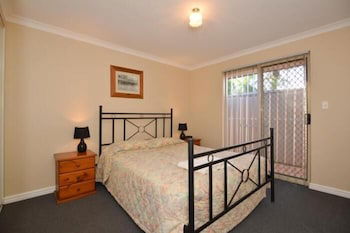 The Tower Hotel Kalgoorlie - Australian Directory 3