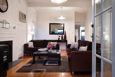 Churchills - Australian Directory 7