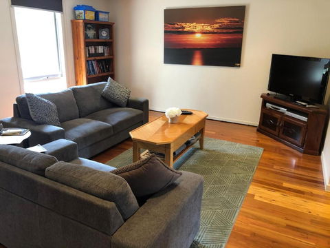 Chill Apartment - Australian Directory 1