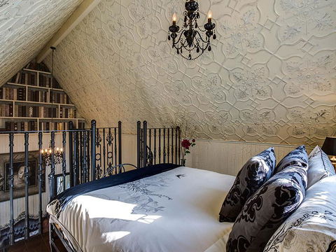 Silverleaf Cottage - Australian Directory 4