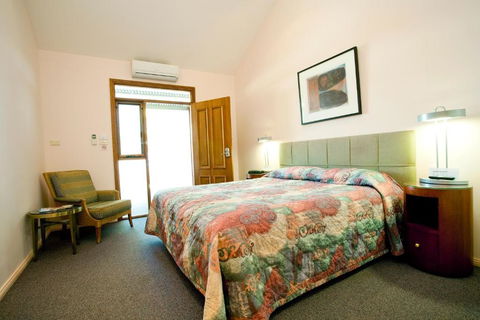 Gundaroo Colonial Inn - Australian Directory 3