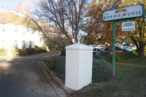 The Dormie House - On The Golf Course - Australian Directory 2