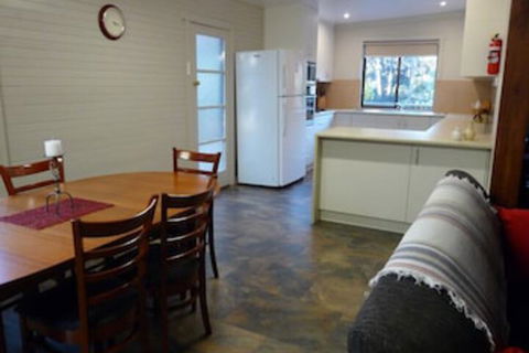 Eagles Rise Tasmania - Australian Directory 0