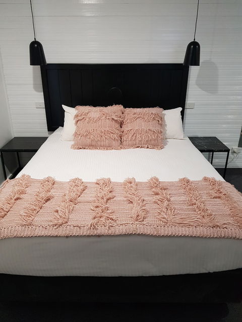 Town House Motor Inn - Australian Directory 5