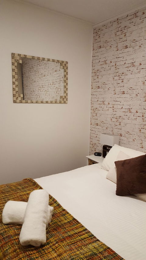 Town House Motor Inn - Australian Directory 3