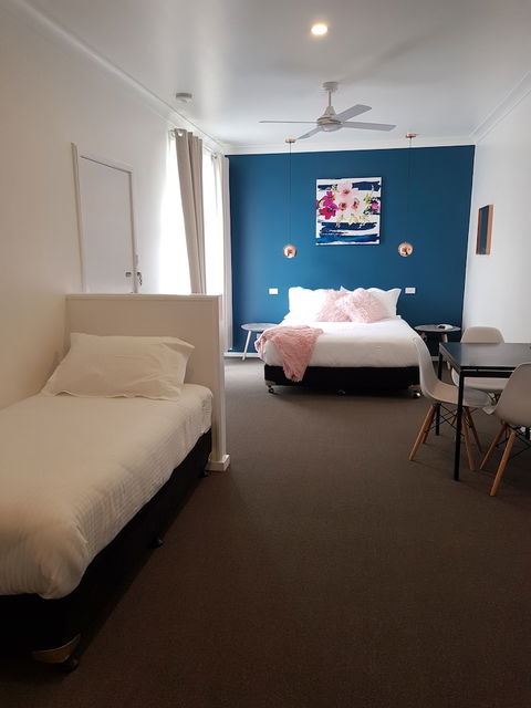 Town House Motor Inn - Australian Directory 6